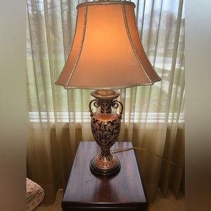 Bombay Company Lamp w/ shade